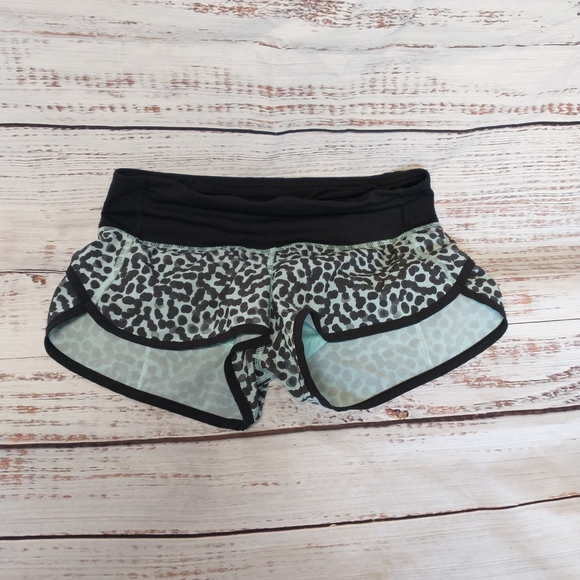 Lululemon run Speed Short Lined Athletic Lightweight size 2 - Picture 1 of 6